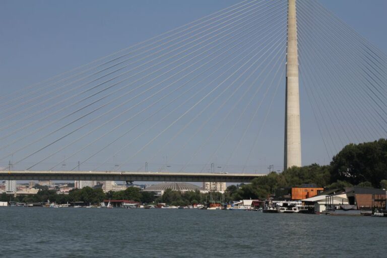 most-na-adi-sava-čamac-reka