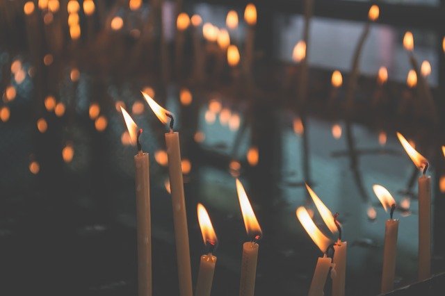 sveće-crkva